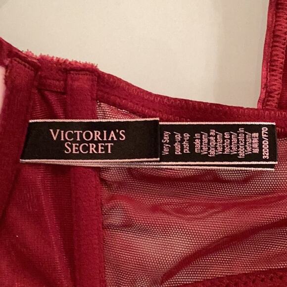 Victoria’s Secret Bra 32DDD That Hooks in the Front NWOT in Color Cranberry - Picture 3 of 8